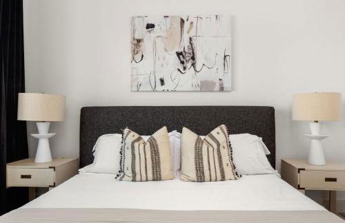 Designer Home with Hot Tub BBQ & Hill Views - Foto 30