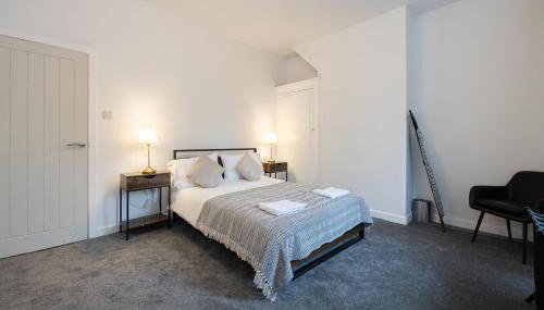 Modern 3BR House in Manchester, Ideal for Families, Sleeps 7 - Foto 5