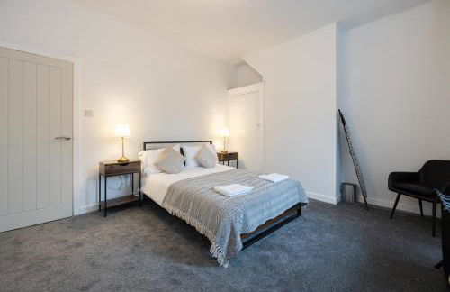 Modern 3BR House in Manchester, Ideal for Families, Sleeps 7 - Foto 5