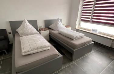 Moderne 2 Zimmer Wohnung Küche und Bad im Zentrum - Photo 1