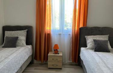 Holiday House M&A&K with swimming pool - Foto 12