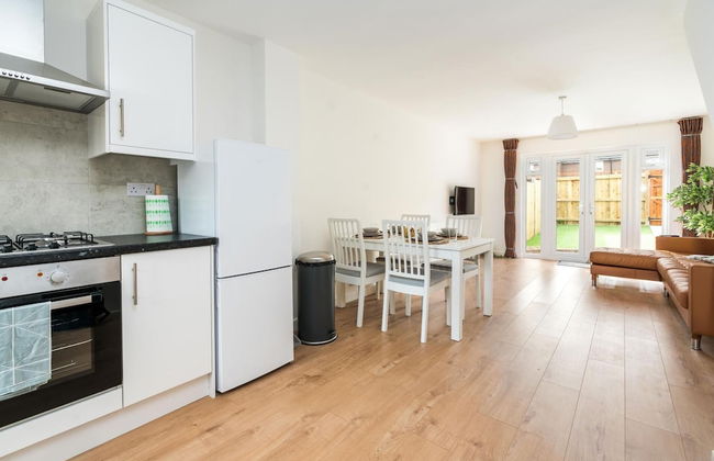 Sleek and Stylish 2BD Home With a Garden Anerley - Foto 9