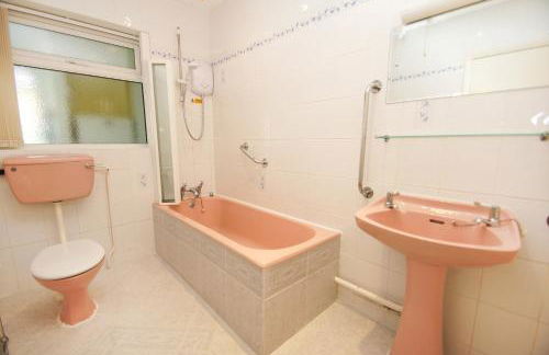 Dean Court Garden - Parking - by Brighton Holiday Lets - Foto 36