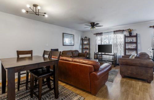 Cozy room and kitchen living room 7 minutes to IAD and DC area - Foto 18