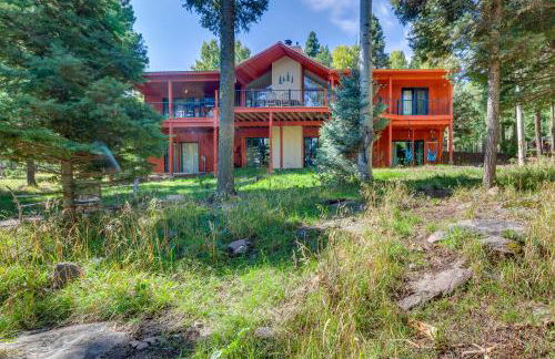 Expansive Angel Fire Home with Indoor Hot Tub! - Foto 1