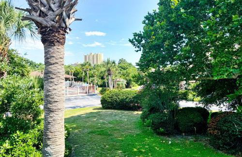 Pink Dream House - 2BR, Pools, Patios, & Walk to Ocean in Panama City Beach - Foto 11