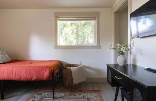 Comfy Home with Game Room & Back Yard - Kid Friendly - Foto 53