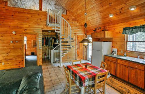 Private South Boardman Cabin on 10 Forest Acres! - Foto 8