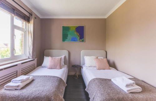 Spacious 3BR Home Huge Garden Free Parking - Foto 18