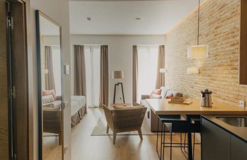 Aquitania Home Suites - Photo 121