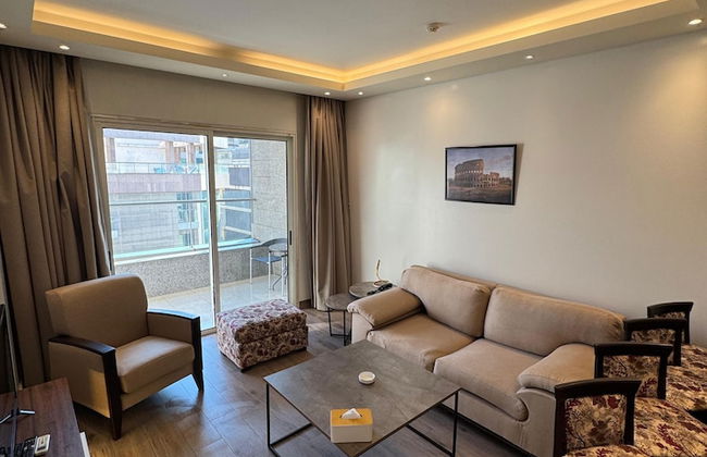 NY Suites Hotel - Photo 36