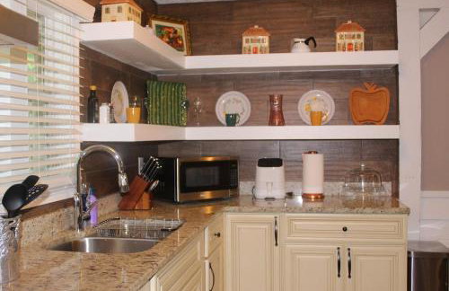 Cozy, Relaxing 4-Bedroom House in Forest Park - Foto 20