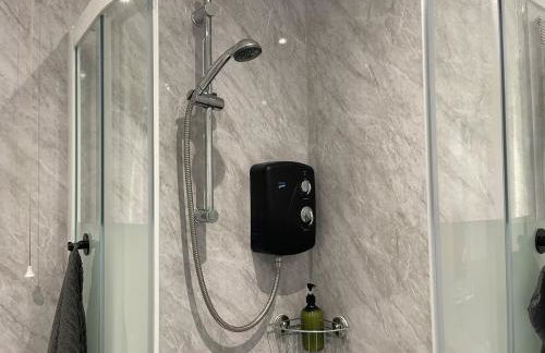 Spacious Flat! Sleeps 7, Pet Friendly and Parking - Photo 63