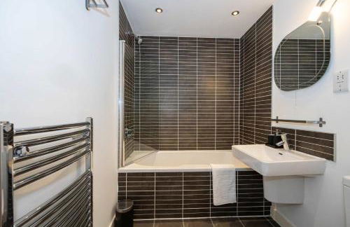 Stunning Skyline Liverpool Apartment with Parking - Foto 6