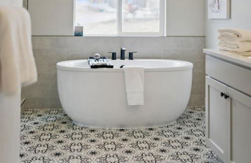 BRAND NEW Scenic Luxury Mountain Retreat - Photo 52