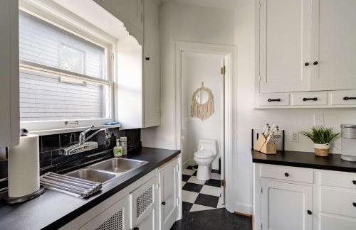 Stay Portland - BoHo Oasis in Ladd's Addition with 2 Beds - Photo 6