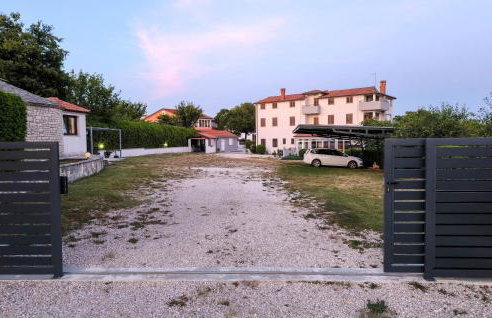 One-Bedroom Holiday Home In Zminj - Photo 7