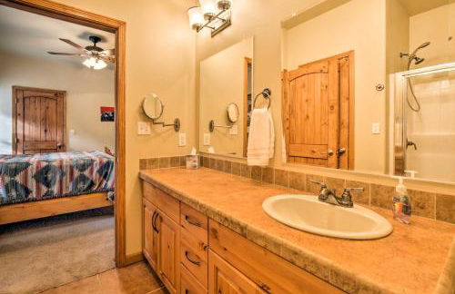 20 Mi to Taos Ski Valley Secluded Mtn-View Cabin! - Foto 14