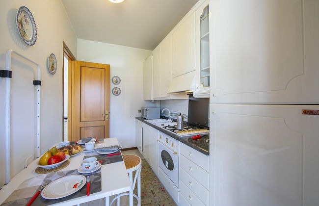 Lella Apartment Front Beach Garda Lake - Foto 9