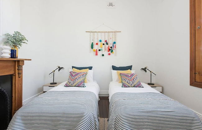 Historic 1890s House With Terraced Backyard Deck H346 - Photo 4