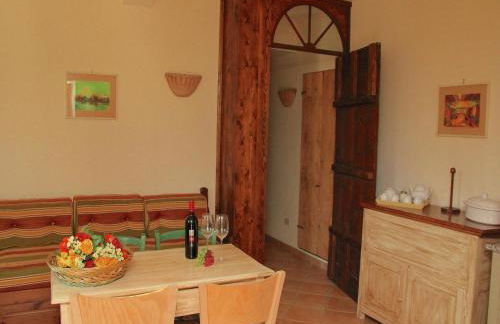 Farmhouse in Marsciano with vineyards olive groves - Foto 4