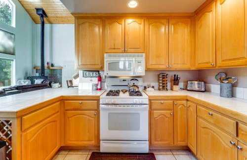 Snowshoe and Sled On-Site! Soda Springs Cabin - Foto 12