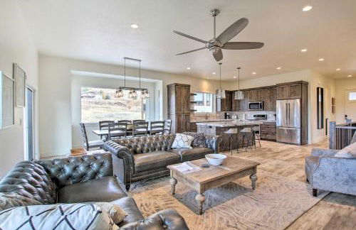 Scenic Eden Gem with Hot Tub about 6 Mi to Ski Area - Foto 4