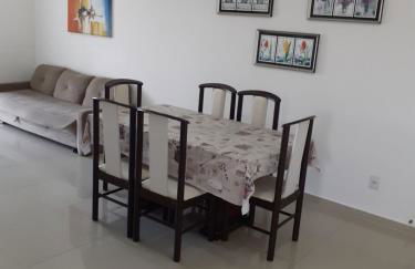 Belo e Amplo Apartamento, Área Central da Praia dos Ingleses - Foto 3