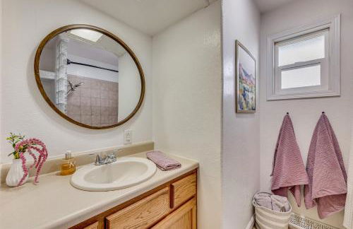 4 Mi to Riverwalk and CSU Pueblo! Home with Sunroom - Foto 20