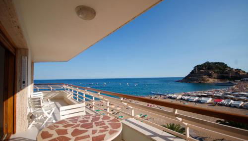 Lets Holidays Tossa de Mar Beach Apartment - Foto 2