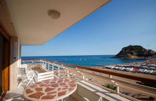 Lets Holidays Tossa de Mar Beach Apartment - Foto 2