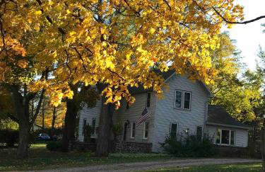 ☆Cherry Farmhouse☆60 Acres☆Central Air☆Fireplace - Foto 1