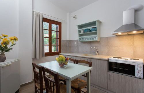 Venetia Apartments - Photo 4