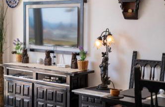 Sun-Drenched, Sea-View Apartment with Giant Patio! - Photo 8