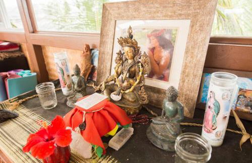 THE MAGICAL LAVA TEMPLE with EPIC Volcano Views! - Foto 19