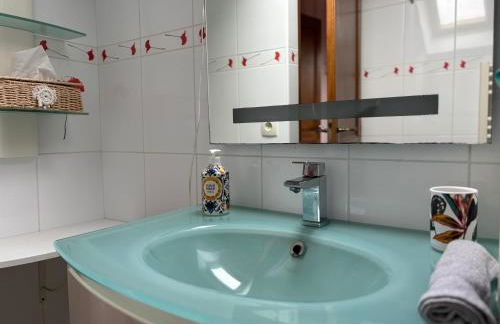 Le So Art, grande maison 4 chambres, terrain de pétanque, grand jardin clos, flipper, babyfoot, jeux Arcade, ping pong,1 km mer, proche golf, Port en Bessin, Bayeux et plages du débarquement, adaptée enfants - Foto 34