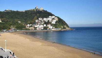 Ondarreta Villa Apartment with free parking, AC and outdoor terrace by the beach - Foto 2