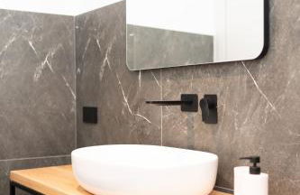 DN ART ROYALE - APT D first floor with lake view terrace and hot tub - APT N ground floor with internal whirpool - Foto 13