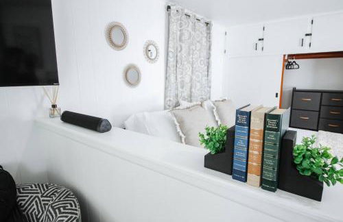 Central Location with In Home Washer and Dryer - Foto 9