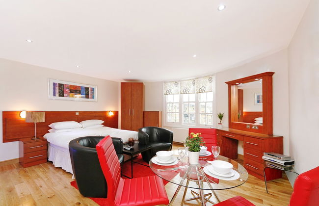 Baker Street Suites - Photo 26