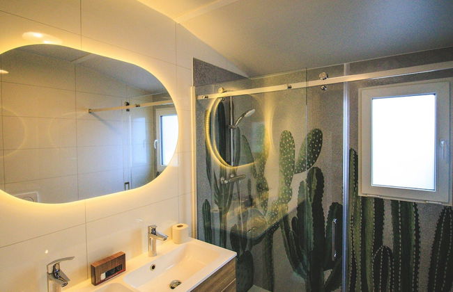 Modern Holiday Home With Infrared Sauna - Photo 10