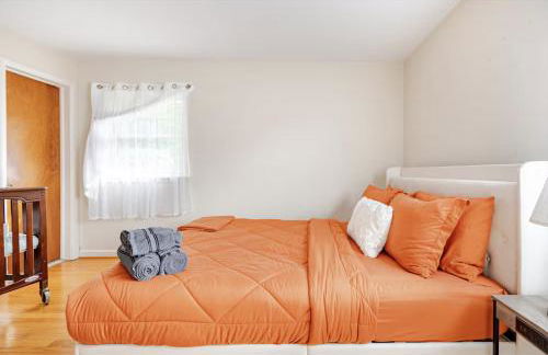 3BR Home - Free Parking-WiFi Kitchen Laundry-Kids Friendly-Near DC & Downtown & Metro-Patio & Deck - Foto 20