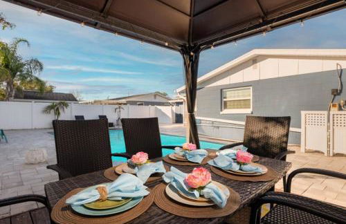 Luxe Family Friendly Retreat w Heated Pool Oasis - Foto 32