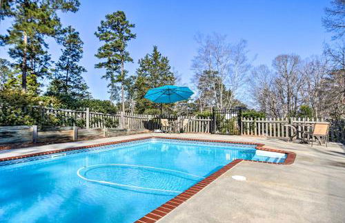 Luxe Lake House with Pool and Dock on Deep Water Cove! - Foto 41