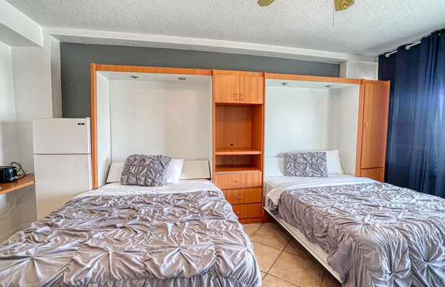 Deluxe Studios and Apartments at the Casablanca - Photo 45