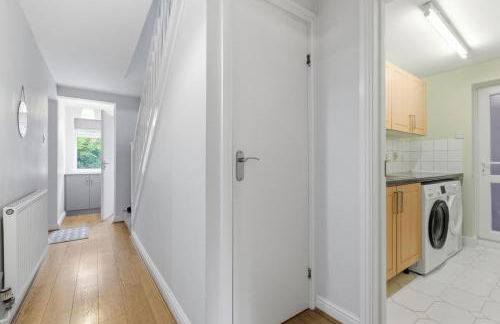 4 bedroom detached house 4 bathrooms - Foto 28