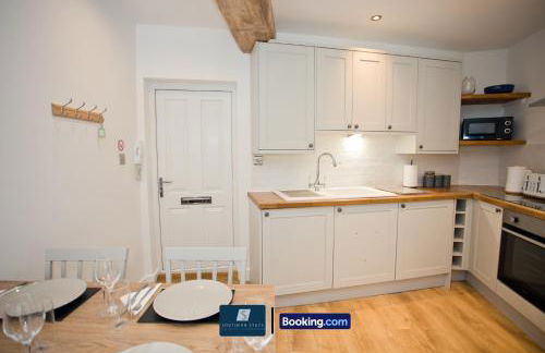 2 Bed House By Southern Stays Short Lets & Serviced Accommodation Bournemouth With Parking - Relocation & Family, 1km From The Beach - Photo 38