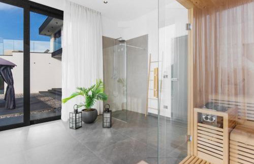 Villa Nura for 8 persons near Poreč with 36 m2 heated pool, with sauna & sea view - Foto 21