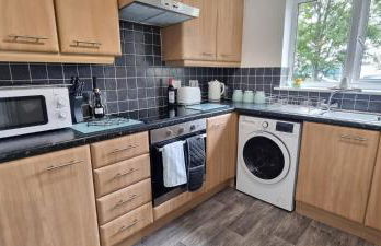 The Pennington Apt with Wifi and FREE Parking Next to Sports Village - Foto 32