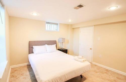 Basement Falls Church Free Parking - Foto 3